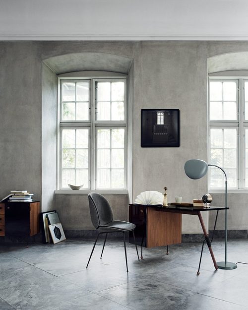 Desk 62