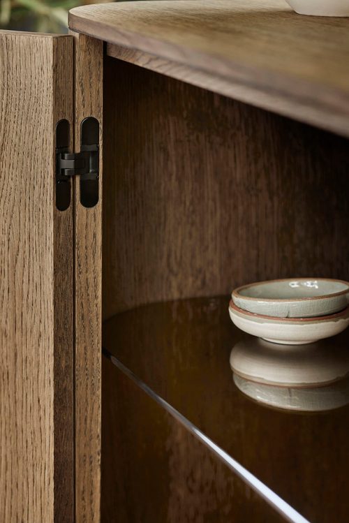Loud sideboard